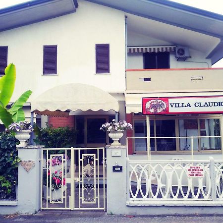 Hotel Villa Claudio マリーナ・ディ・マッサ エクステリア 写真