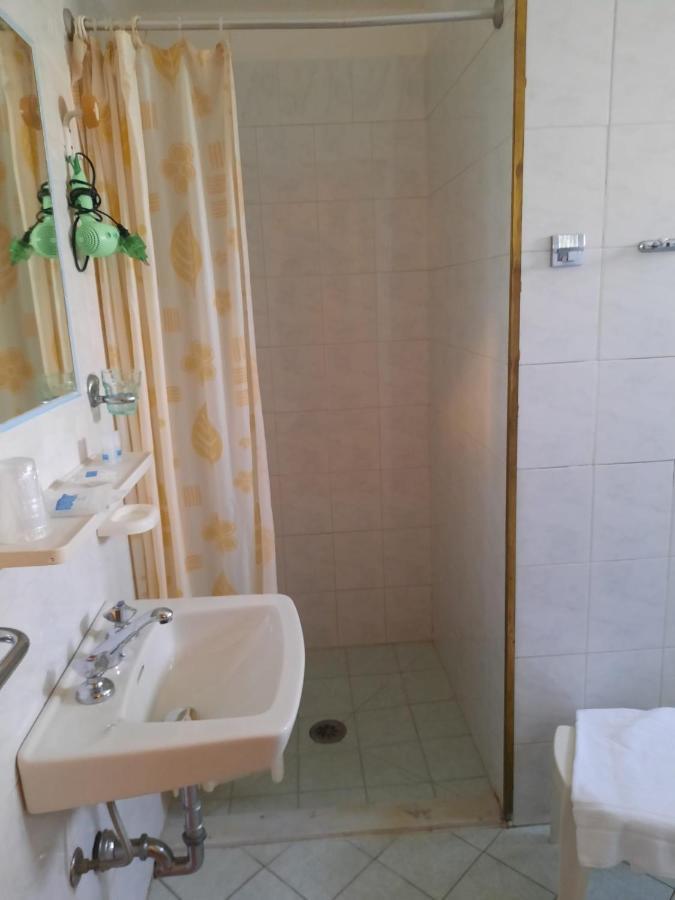 Hotel Villa Claudio マリーナ・ディ・マッサ エクステリア 写真